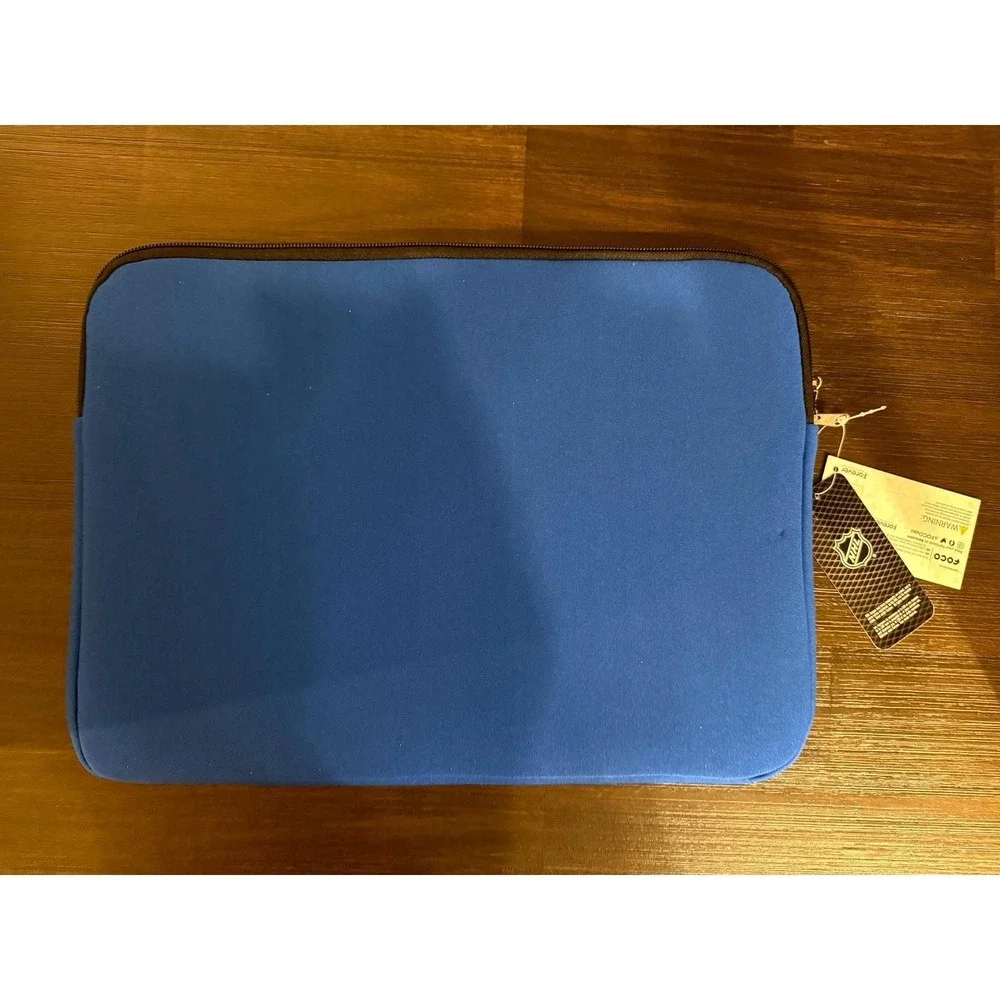 NY Knicks Foco Brand Zippered 15 x 11 Laptop Sleeve- NWT